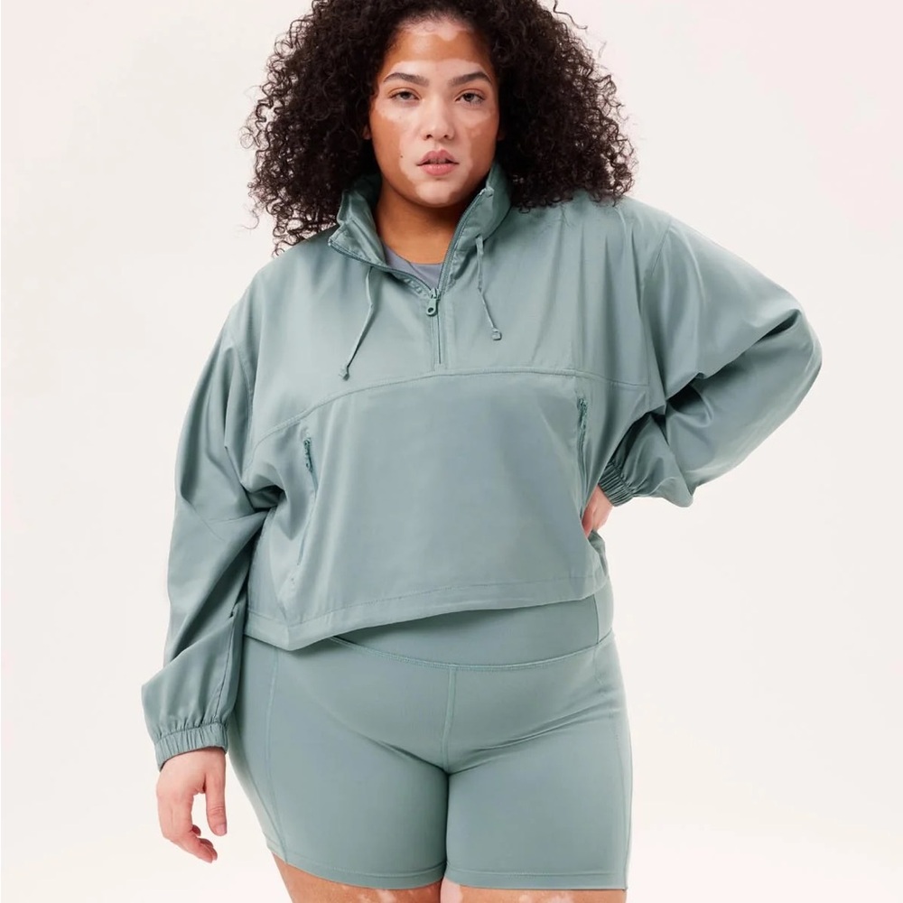 NWT Girlfriend collective Lagoon Huddle Half-Zip Windbreaker in Lagoon